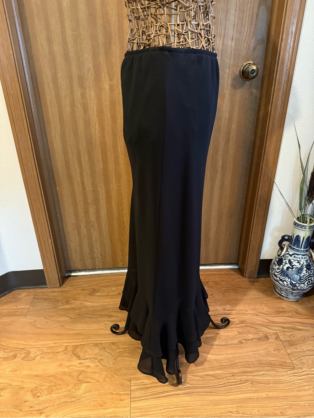 Vintage J.B.S. Ltd Black Chiffon Ruffle Hem Maxi Skirt Rose Accent Size 6 - Picture 3 of 6